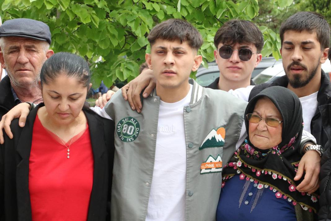 Eşini ve çocuğunu bıçaklayan Afgan’ı yaralayan 2 genç hapse girdi. Adalet ölürse devlet ölür demişler - Resim: 11